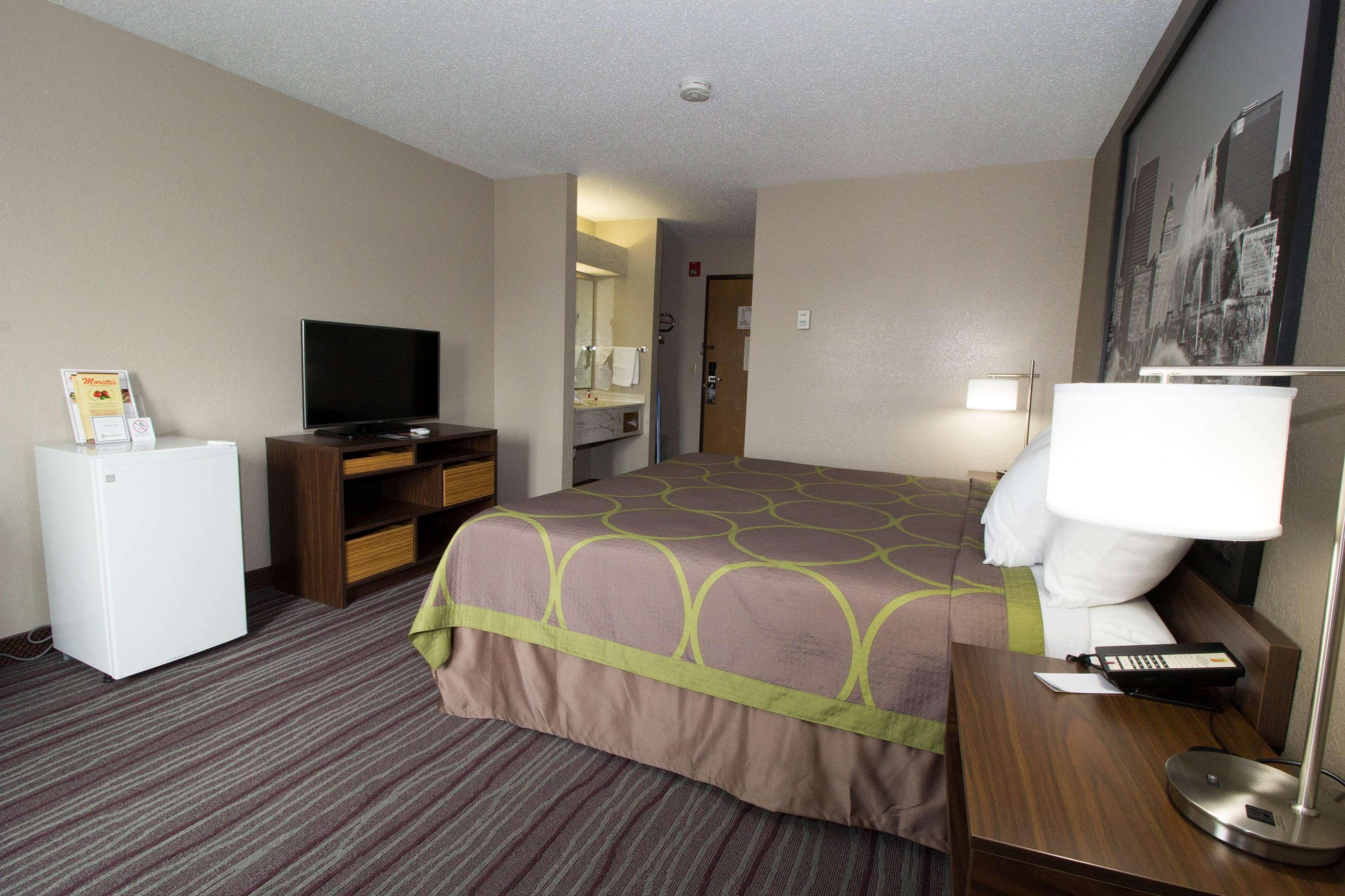 Super 8 By Wyndham Chicago O'Hare Airport Hotel Elk Grove Village Eksteriør billede