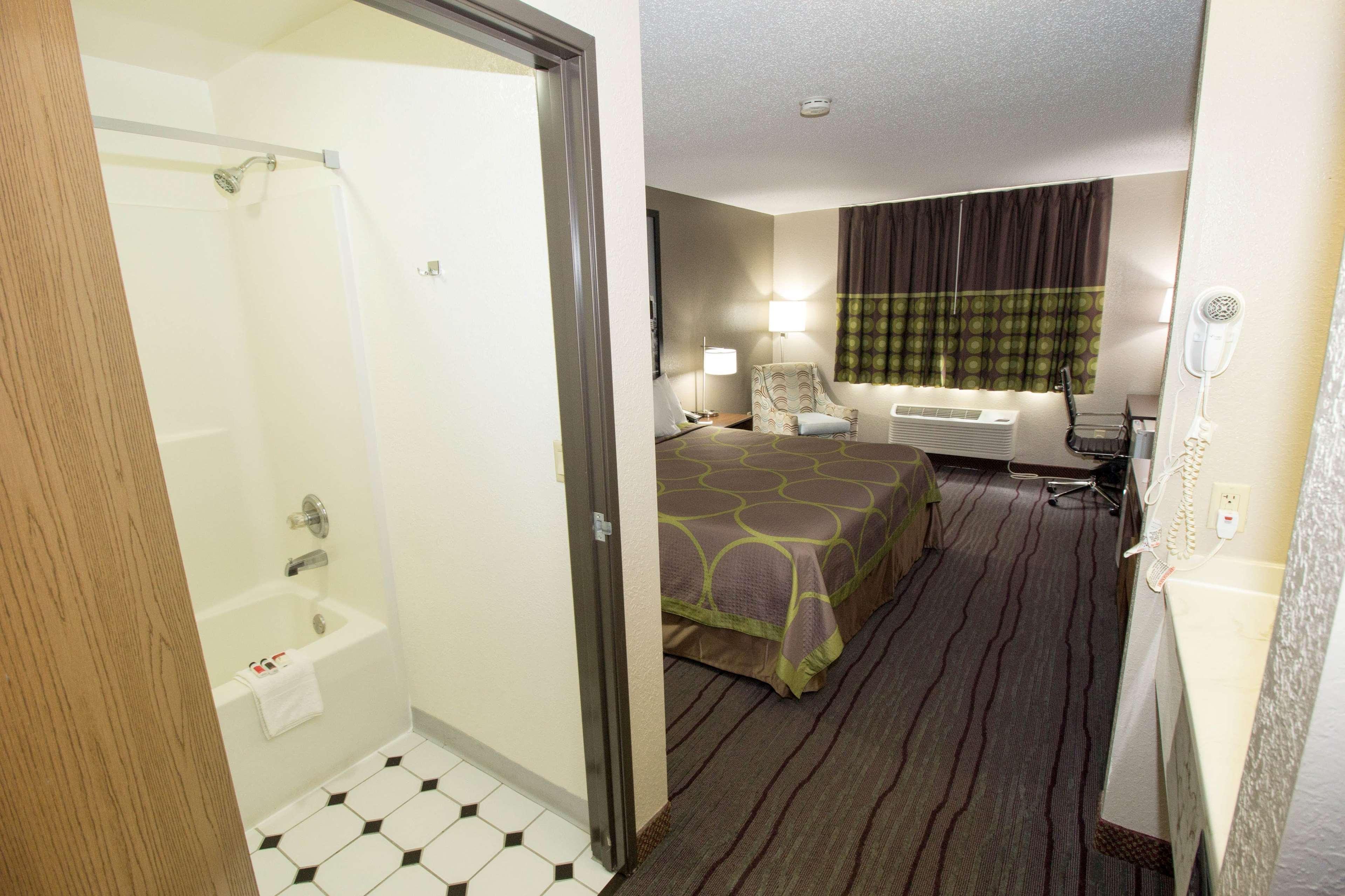 Super 8 By Wyndham Chicago O'Hare Airport Hotel Elk Grove Village Eksteriør billede