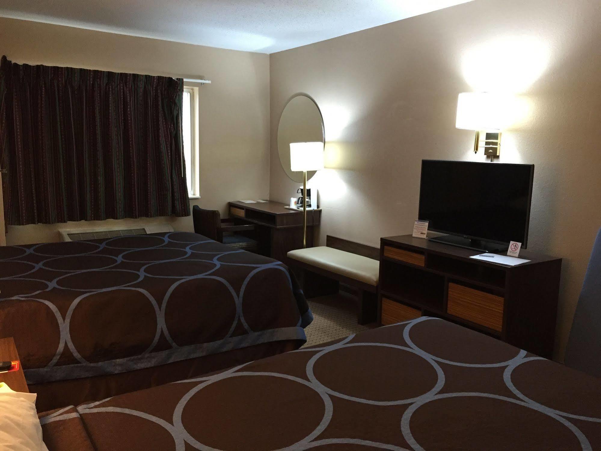 Super 8 By Wyndham Chicago O'Hare Airport Hotel Elk Grove Village Eksteriør billede